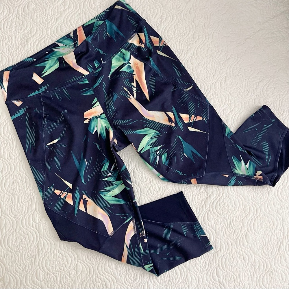 Tek Gear DryTek Women’s Capris Leggings Size L